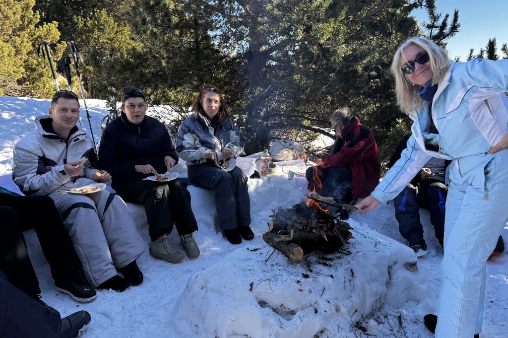 randonnée raquettes et raclette au feu de bois