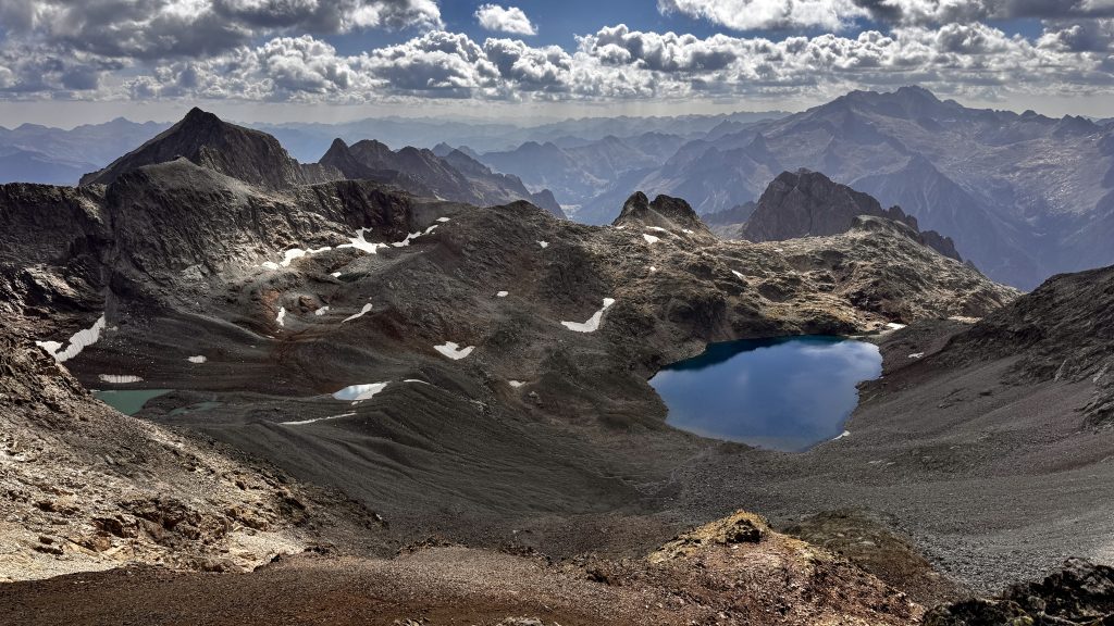 Randonnée pédestre guidée vers les sommets des massifs du Canigou Pyrénées-Orientales